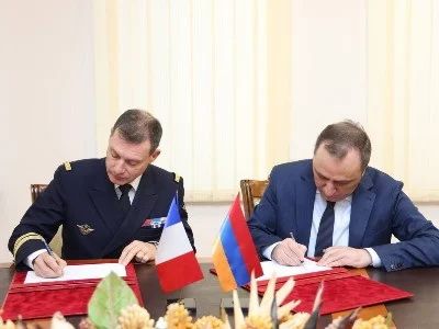 Ermənistan və Fransa arasında hərbi əməkdaşlıq proqramı imzalanıb